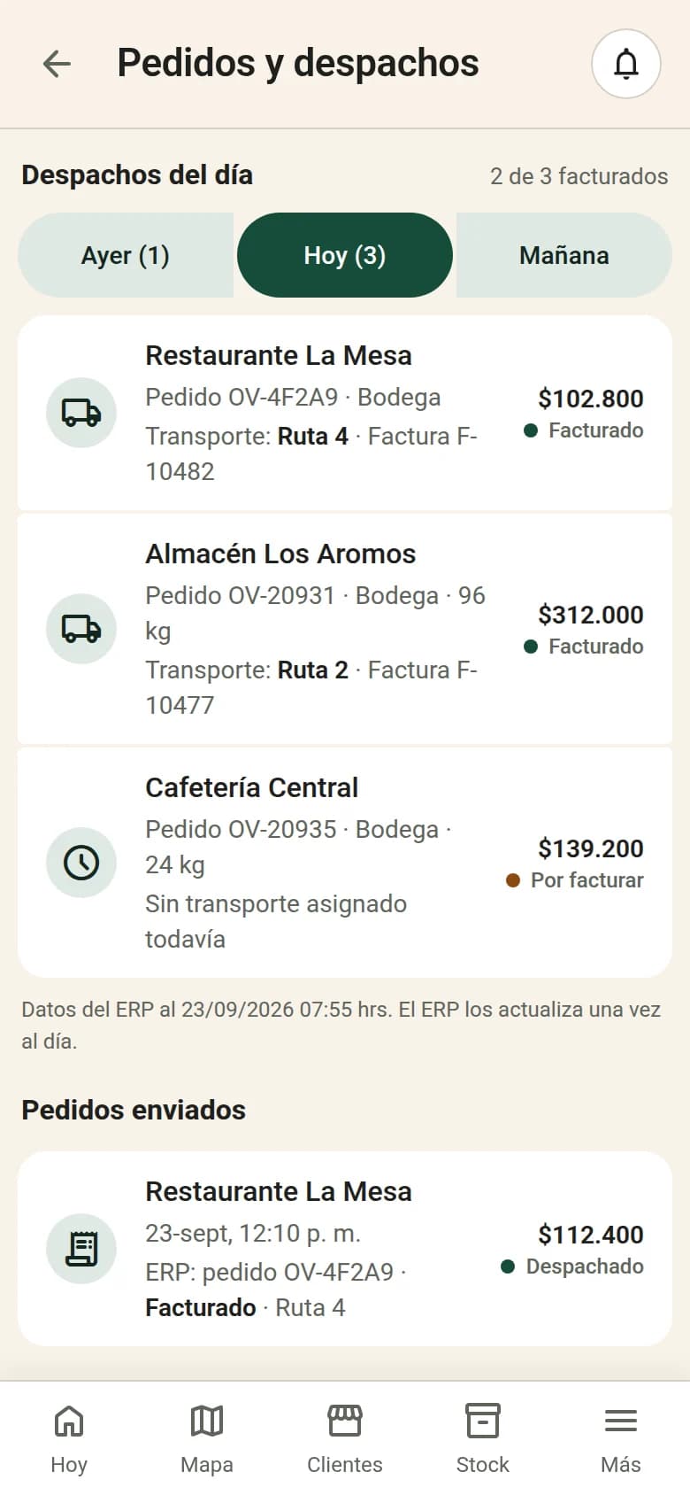 Field: despachos del día según el ERP, con factura, ruta y estado de cada pedido, con datos de ejemplo.